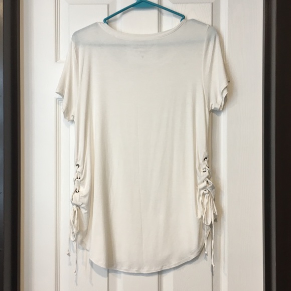 Hollister Must Have Tee - Picture 2 of 5